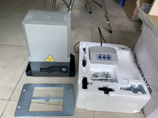 Moto-cong-lua-YH-Taiwan-800-kg Cổng trượt lùa có đa dạng tính ứng dụng
