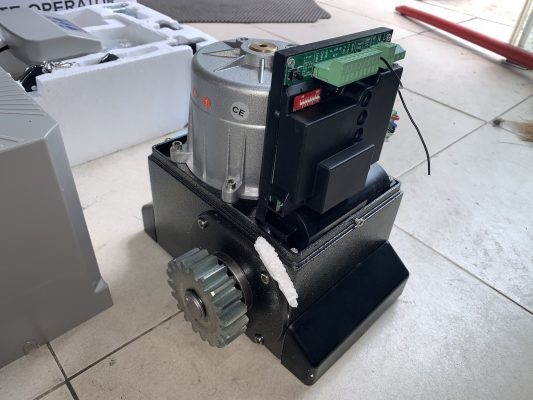 Motor yh taiwan có giá thành phải chăng Motor cổnglùa tự động YH taiwan