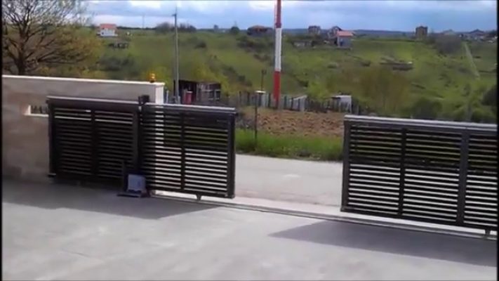 lắp ráp cửa tự động cho các công trình toà nhà