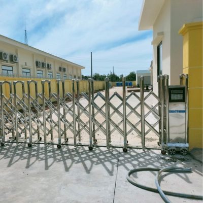Cổng xếp inox tự động chạy ray