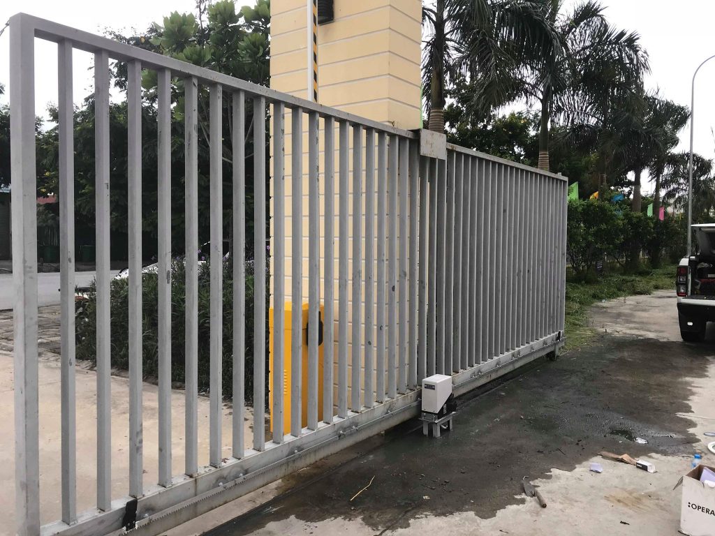 Hệ thống an nên tính an toàn cho khu vực và cho người dùng Ưu điểm của cổng lùa tự động