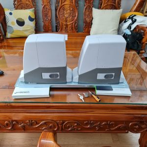 Sản phẩm motor cổng lùa Life 1500kg Italia