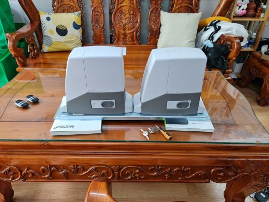 Sản phẩm motor cổng lùa Life 1500kg Italia