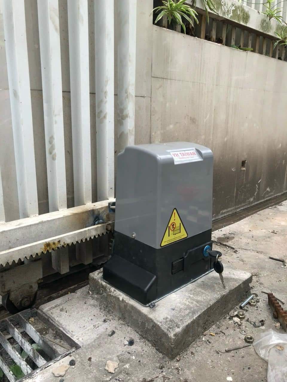 Giới thiệu motor cổng tải trọng bé cổng lùa tự động