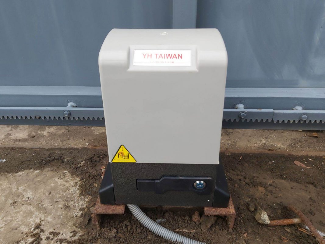 Cổng lùa 800kg tự động