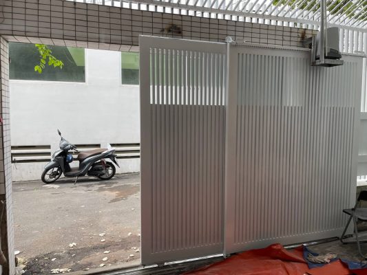 cổng lùa điện tự động