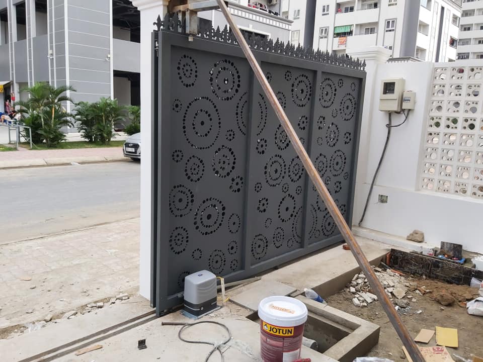 Lắp đặt cổng lùa tự động