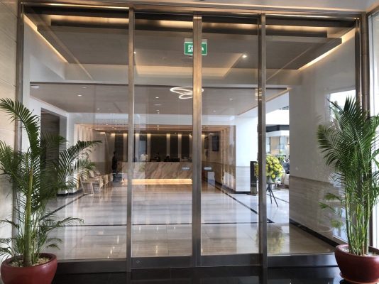 Không gian sử dụng cửa kính sang trọng Không gian sử dụng cửa kính sang trọng